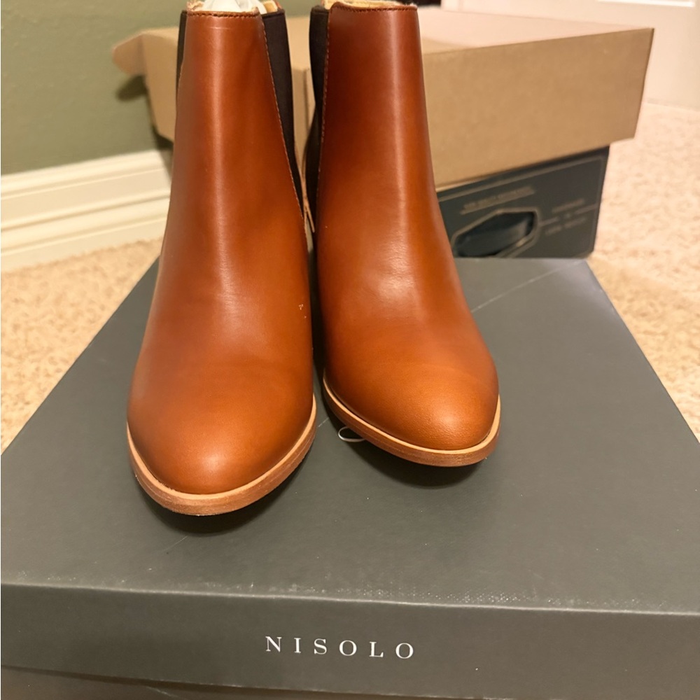 Nisolo Tan Leather Chelsea Boots